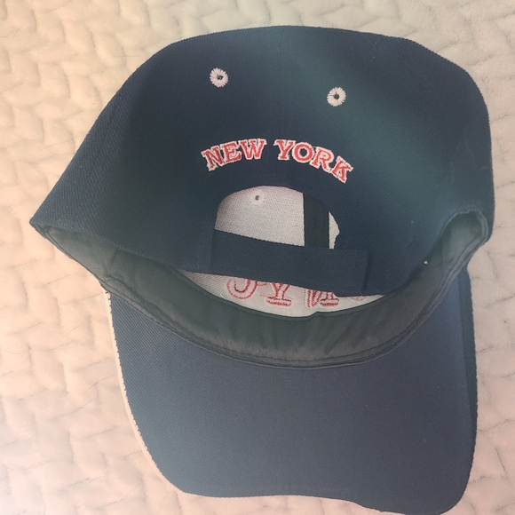 I ❤️ NYC Hat - Picture 3 of 3